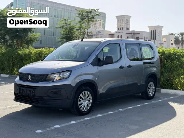 2021 بيجو ريفتر Standard
