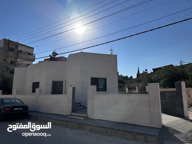 153 m2 3 Bedrooms Townhouse for Sale in Madaba Madaba Center