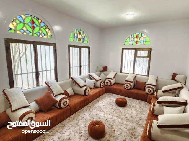 مجالس ضغط درجه أولى بجميع الألوان والاشكال