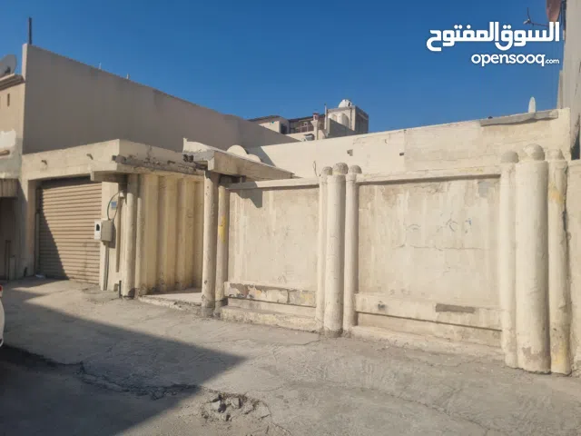 252 m2 4 Bedrooms Townhouse for Sale in Muharraq Muharraq City