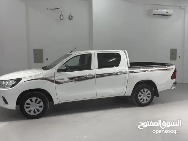 تويوتا هيلوكس سنجل وكاله عمان صبغ وكاله. 2000 سي سي. ممتازه بدون حوادث ولا صبغ