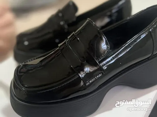 Black Comfort Shoes in Amman
