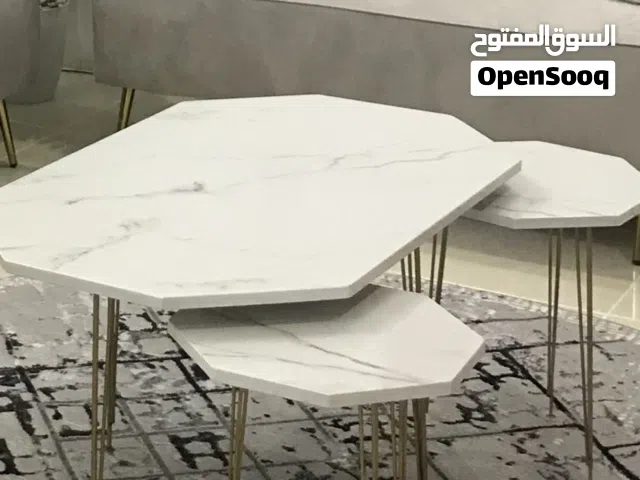 طاوله نظيفه