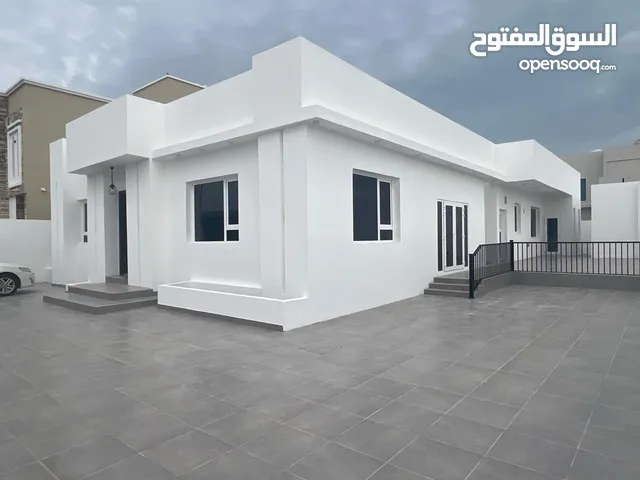350 m2 5 Bedrooms Townhouse for Sale in Muscat Manumah
