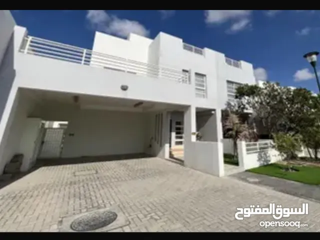 300 m2 4 Bedrooms Villa for Sale in Southern Governorate Al Mazrowiah