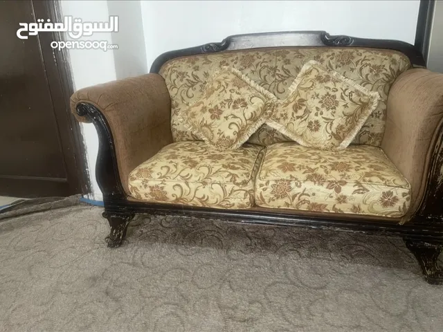 كنب للبيع بحالة جيدة جدا
