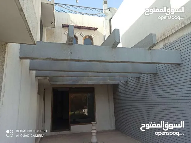 600 m2 More than 6 bedrooms Townhouse for Sale in Baghdad Karadah