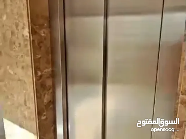 السلام عليكم مبنى تجاري سكني للبيع في راس حسن بالقرب من شارع المدار وشارع الظل