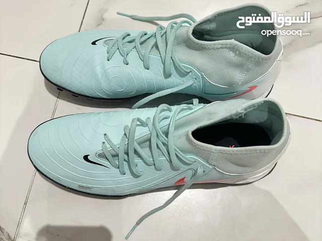 44 Sport Shoes in Al Sharqiya