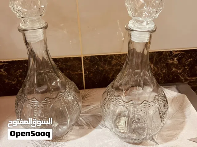 قاروره زجاجيه للديكور او لتقديم العصائر او للاستخدام في المطبخ