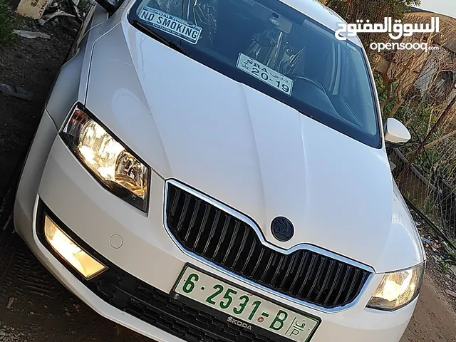 سكودا أوكتافيا 2016 ديزل 1600 سي سي، جير عادي، جنط مغنيسيوم، حالة ممتازة