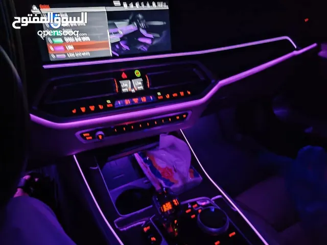 للبيع سيارة BMW x5 موديل 2022 سيارة جديده كلش فول مواصفات نظيفه جدا السيارة