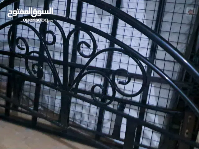 سرير مستعمل حديد 150%190 بالمرتبه