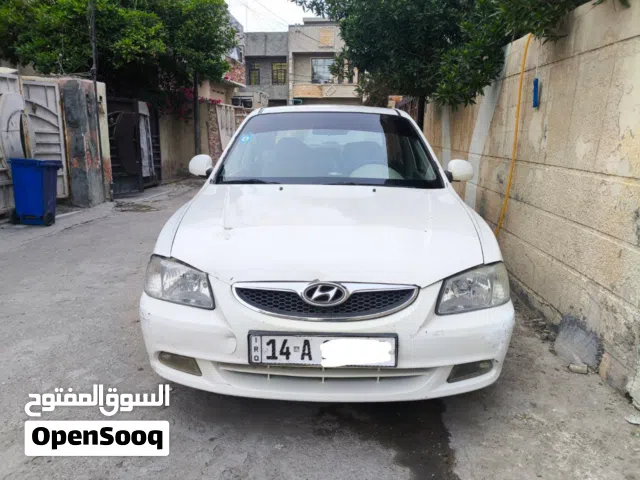 2014 هيونداي فيرنا Standard