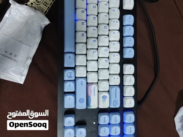 مجموعه كيبوردات ارجيبي وماوس وجوستك اسعارهن مناسبه للعلم مستخدمه