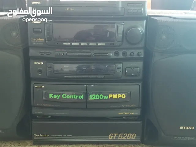 هاي فاي ماركة AIWA مشغل كاسيتات و سيديات مع سماعات مقدمة محيطة ضخمه و مكبر صوت و نظام كاروكي