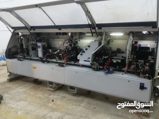 منشار قص خشب كمبيوتر و ماكينة تقشيط للبيع بحالة ممتازة يصلح لمنجرة كبيرة او مصنع
