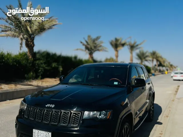 grand cherokee 2018 srt جيب