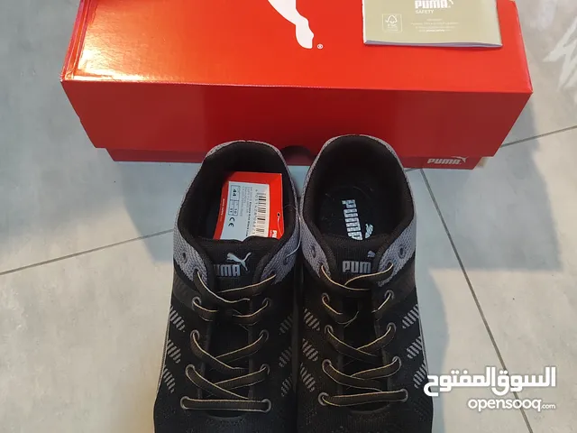 NEW PUMA SAFETY SHOES SIZE EUR 44 FOR PICK UP ONLY