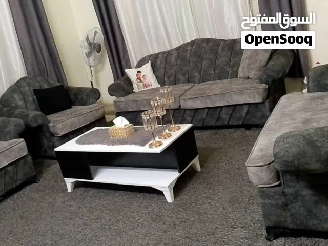 للبيع طقم كنب فاخر وأنيق  حالة ممتازة