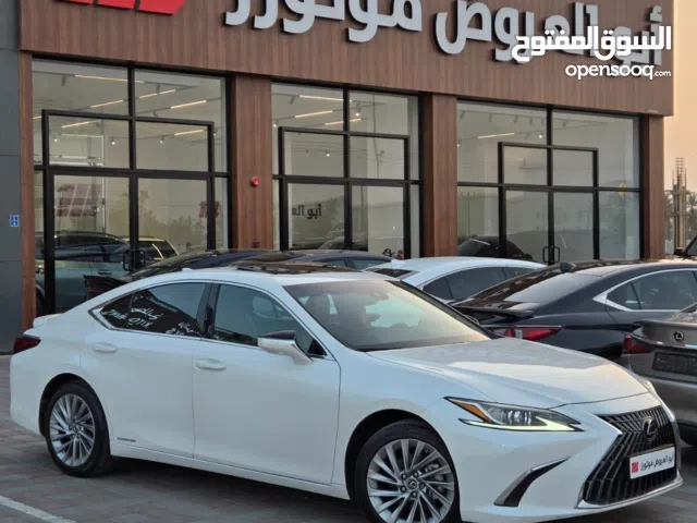لكزس ES300 هايبرد لاكشري موديل 2024 مواصفات عالية ممشى بسيط