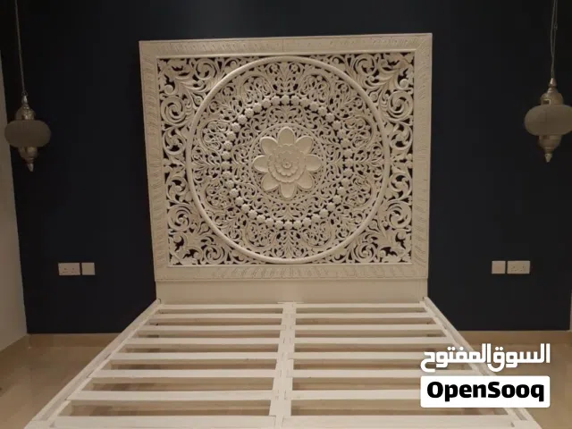 Wooden Bed & Bedside Table for Sale سرير خشبي مع طاولة جانبية للبيع