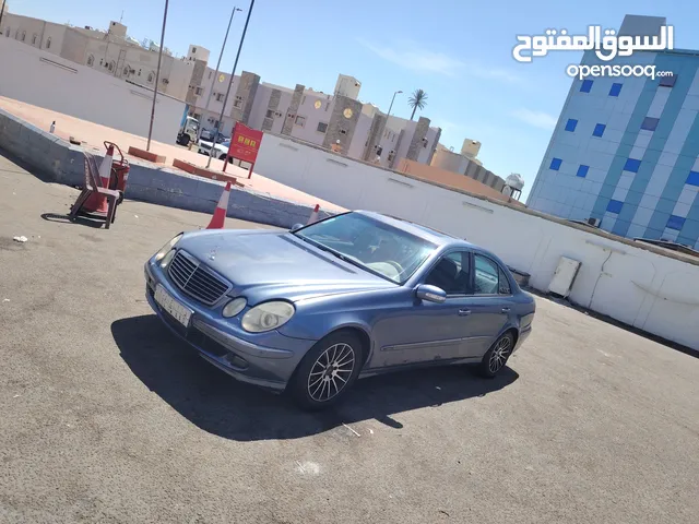 سيارة مارسيدس E240 موديل 2004