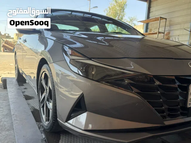 2023 Hyundai Elantra Standard