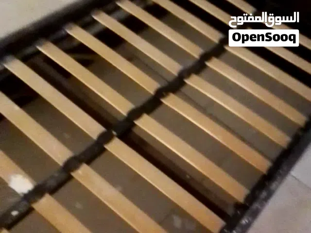 تخت طابقين وتخت مفرد للبيع