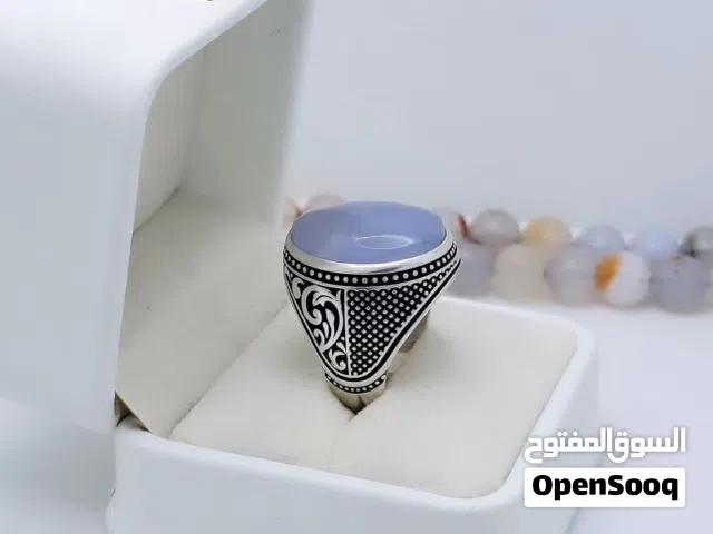 خواتم فضة متوج بل عقيق اليماني تميّز باختيارك وارتقِ بروحك لأن التفاصيل