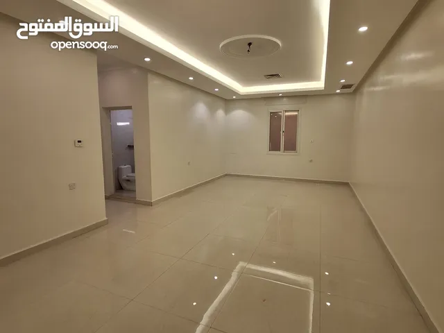 270m2 3 Bedrooms Apartments for Rent in Al Ahmadi Hadiya