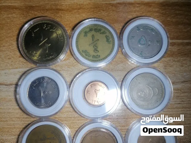 عملات معدنية قديمه عمانيه وعربيه و اجنبيه