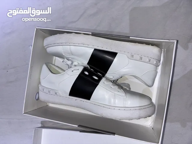 Valentino Half-Calfs (Black)