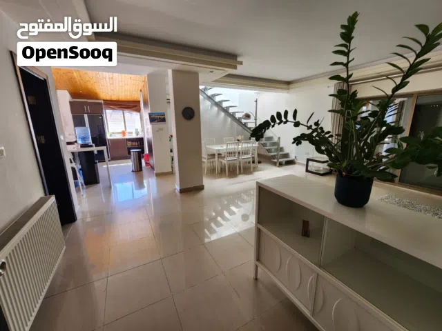 200 m2 2 Bedrooms Apartments for Rent in Amman Abdoun