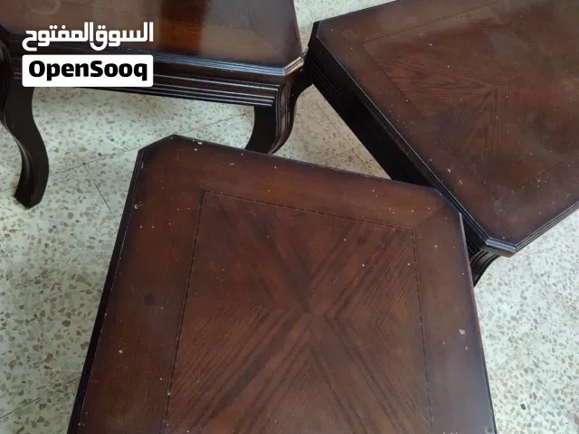 طقم طاولات صالة خشب زان اصلي ذات جوده مرتفعه، مستعمل  ،لاكن ثقيل فقط في حاجه دهان خفيف للبيع