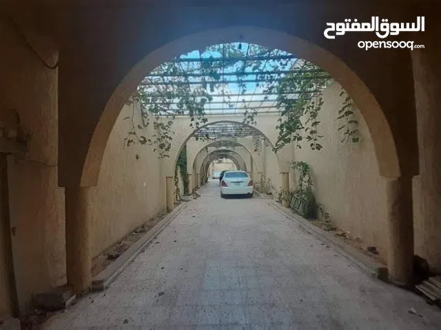 500 m2 More than 6 bedrooms Villa for Sale in Tripoli Arada