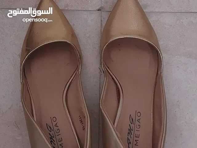 الكعب ذهبي