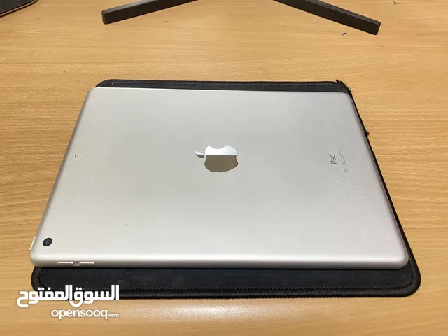 ايباد 9 بحالة الوكالة 64GB