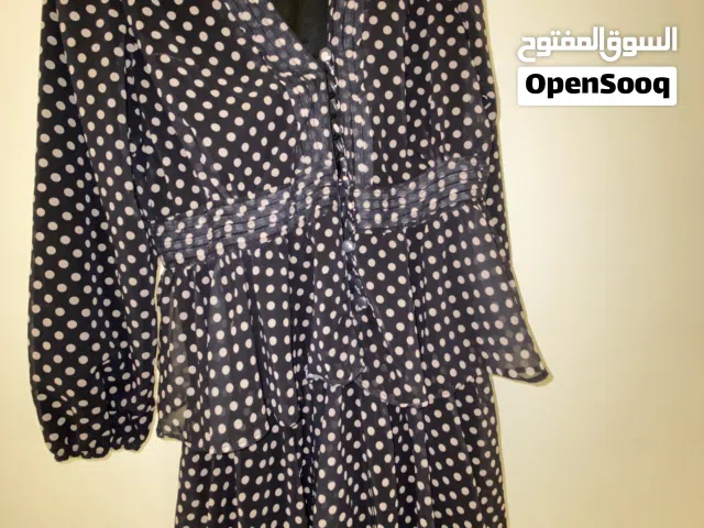 فساتين للبيع جداد الواحد ب5 د
