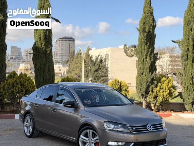 2011 فولكسفاغن باسات Standard
