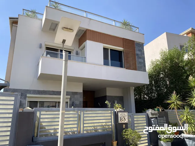450 m2 More than 6 bedrooms Villa for Sale in Giza 6th of October