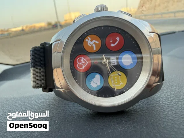 نوع الساعه  ذكيه  واصليهmykronooz