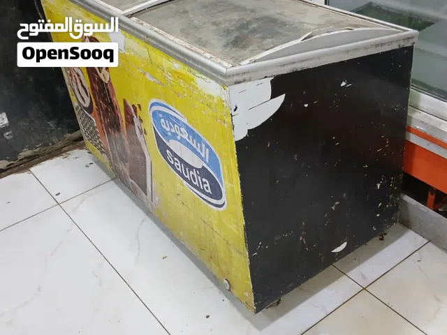 تمام، هذا فريزر تجاري باين عليه بحالة جيده