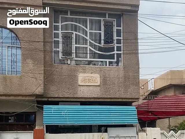سلام عليكم بيت 100 متر طابو ملك صرف واجهة 4 متر نزال 25 طابقين 4 غرف نوم ومطبخ وحمام وبيتونة وسطح كا