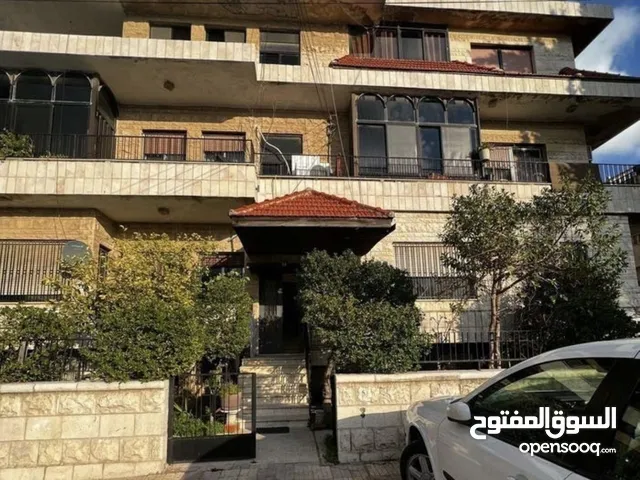 900 m2 More than 6 bedrooms Villa for Sale in Amman Um Uthaiena
