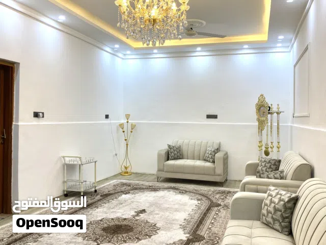 بيت 200 م طابقين راقي جدا الامن الداخلي بصره