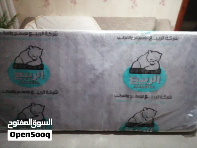 فراش سرير فردي استعمال نظيف جدا