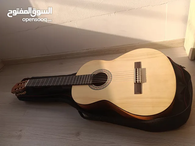 Yamaha C40M Classical Guitar (Brand New/Excellent Condtion)