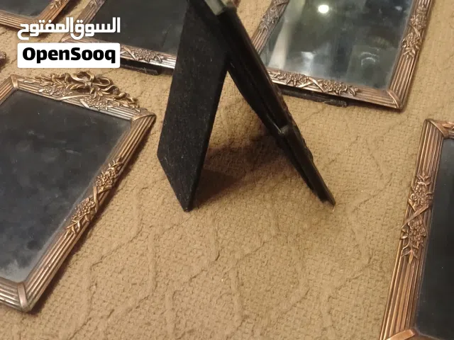 براويز نحاس صب مع خلفيه مخمليه انتاج فاخر