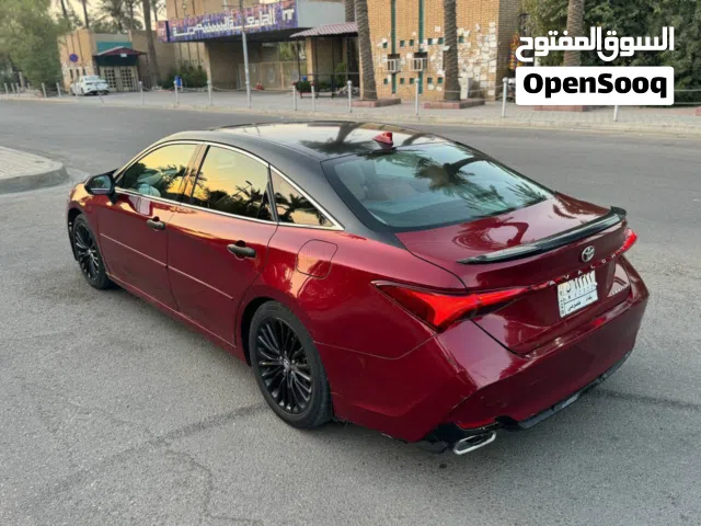 2019 تويوتا افالون Limited